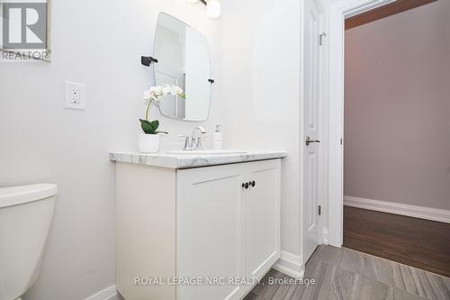 1001 Pelham Road, St. Catharines (462 - Rykert/Vansickle), ON - Indoor Photo Showing Bathroom