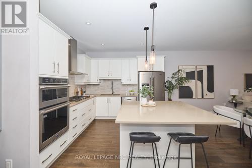 1001 Pelham Road, St. Catharines (462 - Rykert/Vansickle), ON - Indoor Photo Showing Kitchen With Upgraded Kitchen