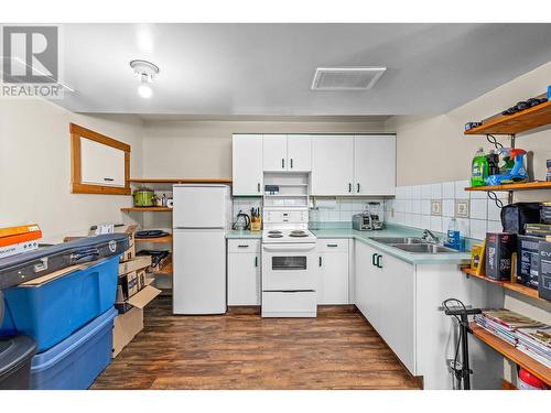 2125 Shamrock Drive, West Kelowna, BC - Indoor Photo Showing Kitchen With Double Sink