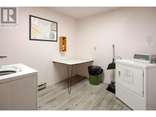 450 All Star Court Unit# 316, Kelowna, BC - Indoor Photo Showing Laundry Room