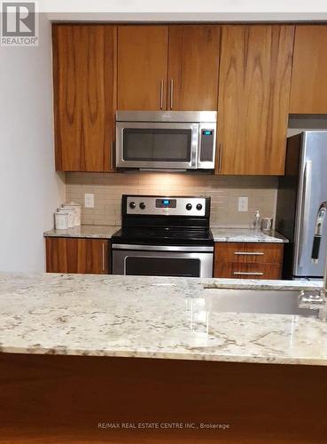 1803 - 4099 Brickstone Mews, Mississauga, ON - Indoor Photo Showing Kitchen