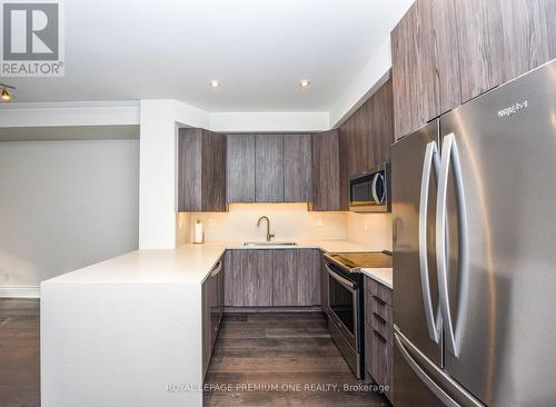 64 - 71 Elder Avenue, Toronto, ON - Indoor Photo Showing Kitchen With Upgraded Kitchen