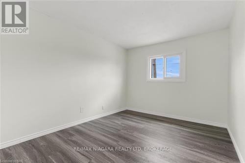 37 Canal Bank Street, Welland (773 - Lincoln/Crowland), ON - Indoor Photo Showing Other Room