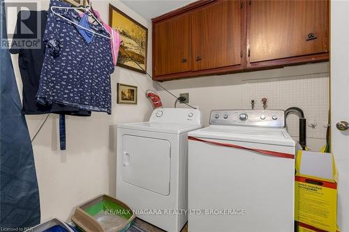 37 Canal Bank Street, Welland (773 - Lincoln/Crowland), ON - Indoor Photo Showing Laundry Room