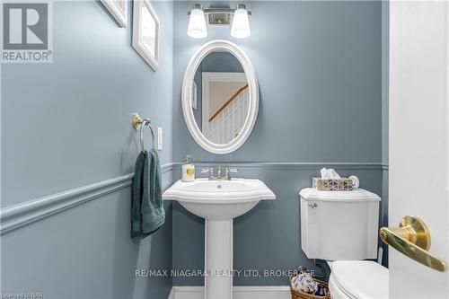 851 Carl Road, Welland (765 - Cooks Mills), ON - Indoor Photo Showing Bathroom