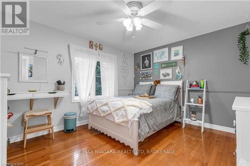 851 Carl Road, Welland (765 - Cooks Mills), ON - Indoor Photo Showing Bedroom