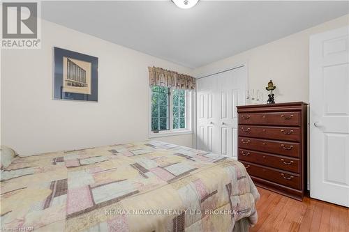 851 Carl Road, Welland (765 - Cooks Mills), ON - Indoor Photo Showing Bedroom