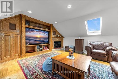 851 Carl Road, Welland (765 - Cooks Mills), ON - Indoor Photo Showing Other Room With Fireplace