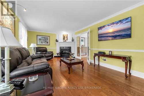 851 Carl Road, Welland (765 - Cooks Mills), ON - Indoor With Fireplace