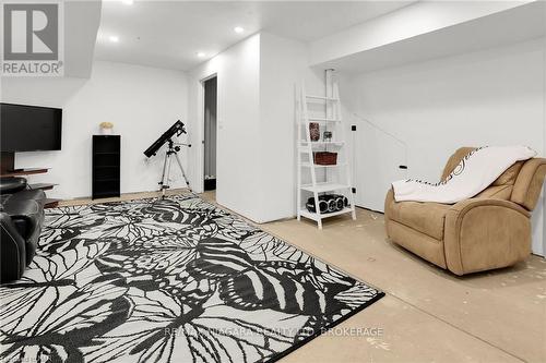 13 Hilts Court, St. Catharines (456 - Oakdale), ON - Indoor Photo Showing Bedroom