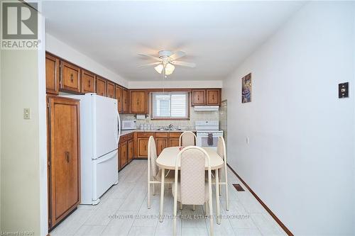 27 Quinn Avenue, Hamilton (Quinndale), ON - Indoor Photo Showing Kitchen