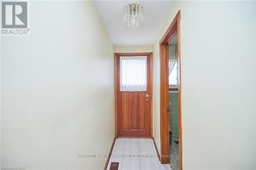 27 Quinn Avenue, Hamilton (Quinndale), ON - Indoor Photo Showing Other Room