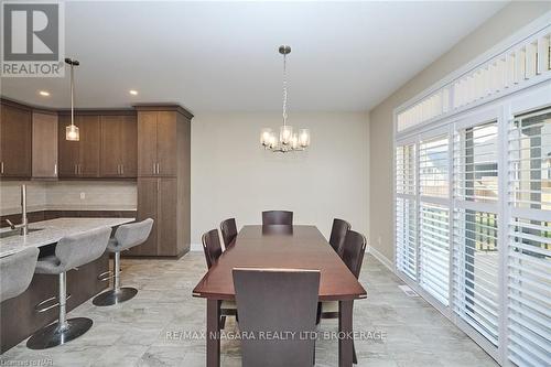 3823 Simpson Lane, Fort Erie (327 - Black Creek), ON - Indoor Photo Showing Dining Room