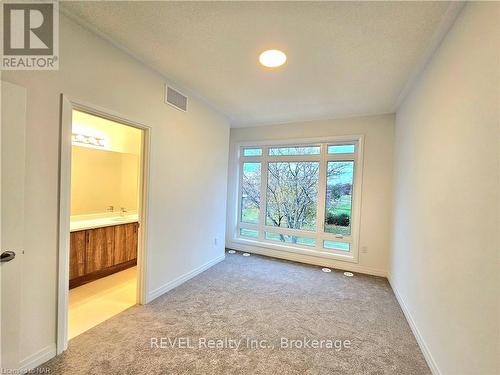 40 Sidney Rose, St. Catharines (461 - Glendale/Glenridge), ON - Indoor Photo Showing Other Room