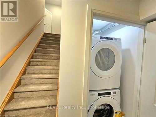 40 Sidney Rose, St. Catharines (461 - Glendale/Glenridge), ON - Indoor Photo Showing Laundry Room