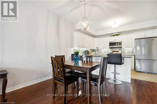 221 - 4644 Pettit Avenue Avenue, Niagara Falls (212 - Morrison), ON - Indoor Photo Showing Dining Room