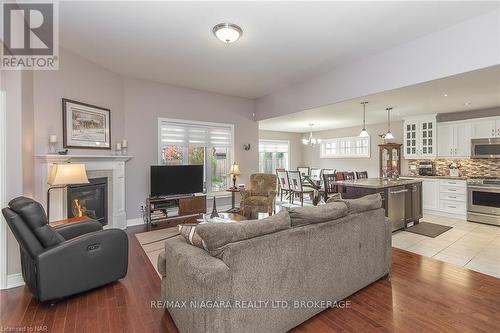 3281 Charleston Drive Drive, Fort Erie (335 - Ridgeway), ON - Indoor Photo Showing Living Room With Fireplace