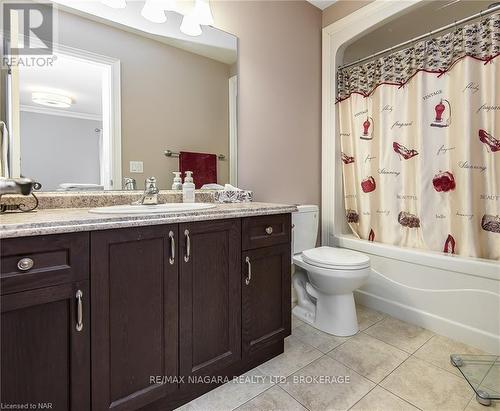 3281 Charleston Drive Drive, Fort Erie (335 - Ridgeway), ON - Indoor Photo Showing Bathroom