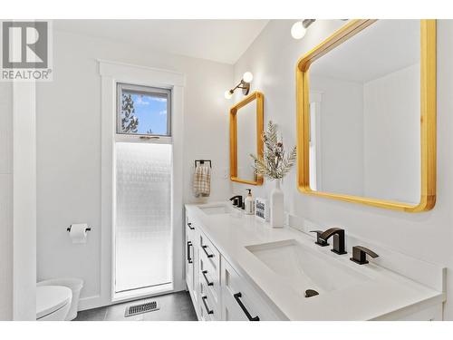 2010 High Country Boulevard, Kamloops, BC - Indoor Photo Showing Bathroom