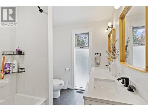 2010 High Country Boulevard, Kamloops, BC - Indoor Photo Showing Bathroom