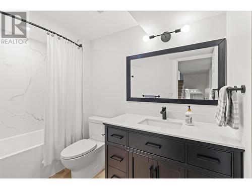 2010 High Country Boulevard, Kamloops, BC - Indoor Photo Showing Bathroom