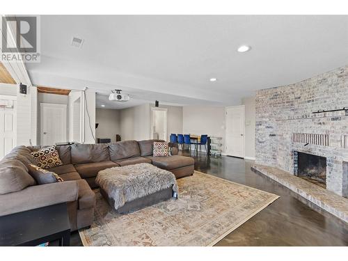 2010 High Country Boulevard, Kamloops, BC - Indoor Photo Showing Living Room With Fireplace