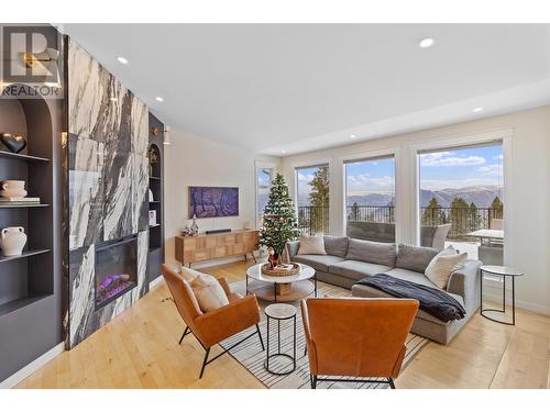 2010 High Country Boulevard, Kamloops, BC - Indoor Photo Showing Living Room With Fireplace