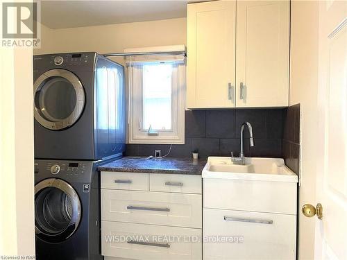 61 Barbican Trail, St. Catharines (460 - Burleigh Hill), ON - Indoor Photo Showing Laundry Room