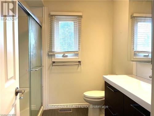 61 Barbican Trail, St. Catharines (460 - Burleigh Hill), ON - Indoor Photo Showing Bathroom