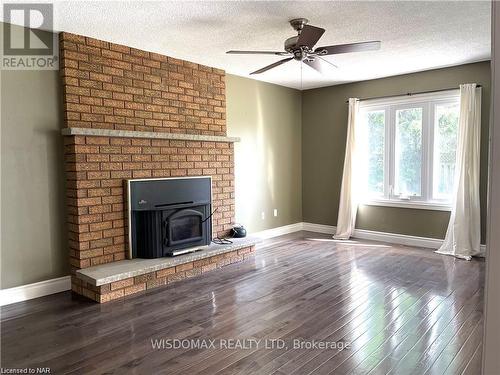 61 Barbican Trail, St. Catharines (460 - Burleigh Hill), ON - Indoor Photo Showing Living Room With Fireplace