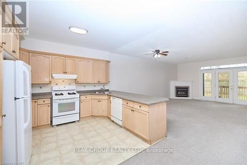 15 - 5200 Dorchester Road, Niagara Falls (212 - Morrison), ON - Indoor Photo Showing Kitchen