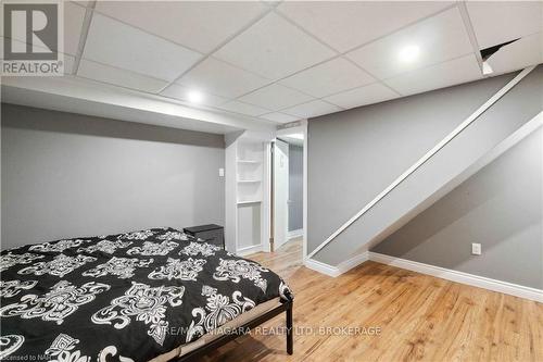 7988 Watson Street, Niagara Falls (213 - Ascot), ON - Indoor Photo Showing Bedroom