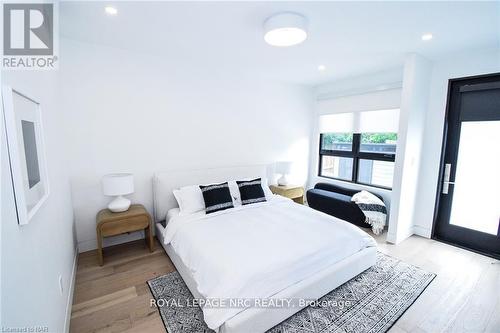 82 Ivy Crescent, Thorold (558 - Confederation Heights), ON - Indoor Photo Showing Bedroom