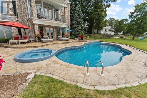 318 Crystal Bay Drive, Amherstburg, ON - Outdoor With In Ground Pool With Backyard