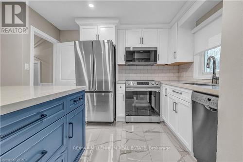 168 Glen Road, Kitchener, ON - Indoor Photo Showing Kitchen With Upgraded Kitchen