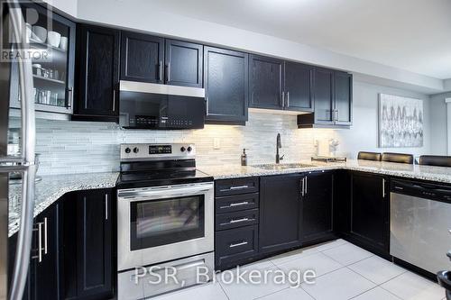 120 Watermill Street, Kitchener, ON - Indoor Photo Showing Kitchen With Upgraded Kitchen