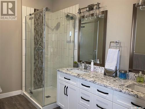 834 1St Avenue N, Warman, SK - Indoor Photo Showing Bathroom