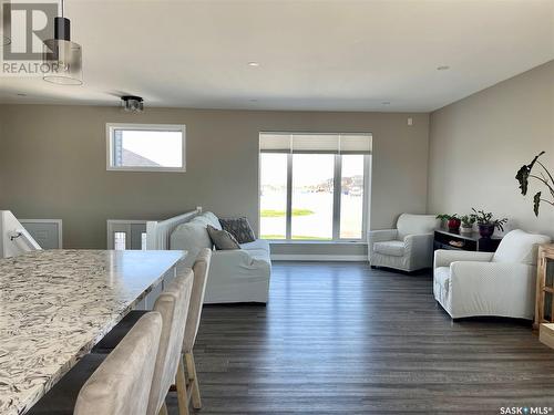 834 1St Avenue N, Warman, SK - Indoor Photo Showing Living Room