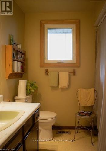 35 Mcdonagh Crescent, Thorold (558 - Confederation Heights), ON - Indoor Photo Showing Bathroom