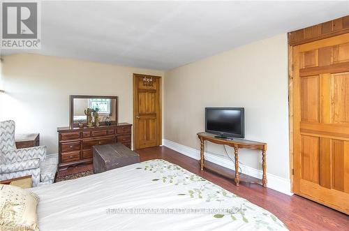 140 Lakeshore Road, Fort Erie (333 - Lakeshore), ON - Indoor Photo Showing Bedroom