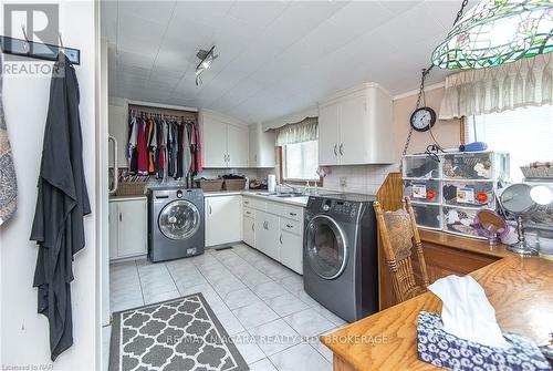 140 Lakeshore Road, Fort Erie (333 - Lakeshore), ON - Indoor Photo Showing Laundry Room