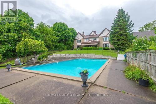 140 Lakeshore Road, Fort Erie (333 - Lakeshore), ON - Outdoor With In Ground Pool