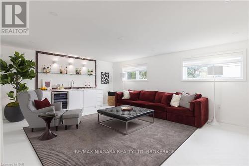 413 Queenston Road, Niagara-On-The-Lake (104 - Rural), ON - Indoor Photo Showing Living Room