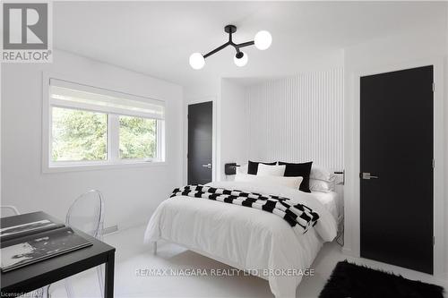 413 Queenston Road, Niagara-On-The-Lake (104 - Rural), ON - Indoor Photo Showing Bedroom