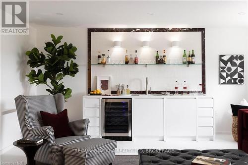 413 Queenston Road, Niagara-On-The-Lake (104 - Rural), ON - Indoor Photo Showing Living Room