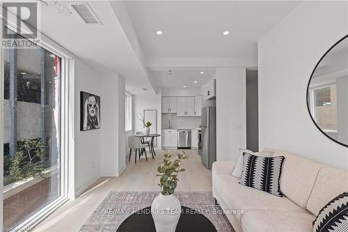 2 Bedroom - 57 Carlisle Street, St. Catharines (451 - Downtown), ON - Indoor Photo Showing Living Room