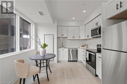 2 Bedroom - 57 Carlisle Street, St. Catharines (451 - Downtown), ON - Indoor Photo Showing Kitchen