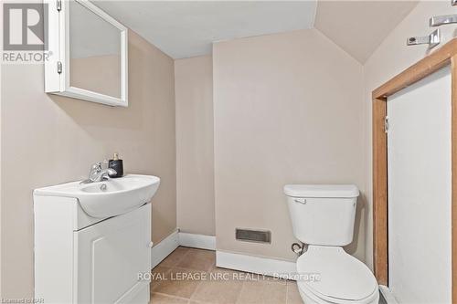 138 Balmoral Avenue N, Hamilton (Crown Point), ON - Indoor Photo Showing Other Room