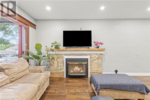 138 Balmoral Avenue N, Hamilton (Crown Point), ON - Indoor With Fireplace