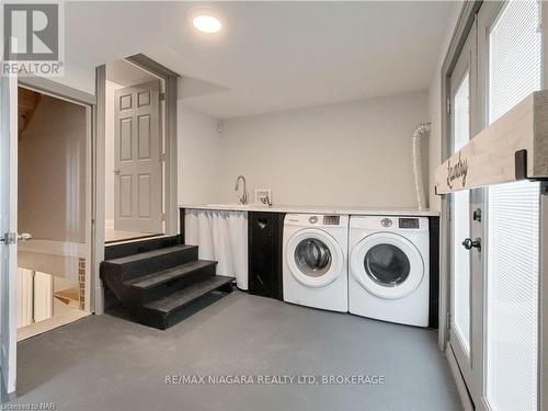 5755 Kitchener Street, Niagara Falls (215 - Hospital), ON - Indoor Photo Showing Laundry Room